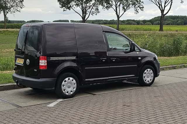Volkswagen Caddy (2015) thumbnail 3