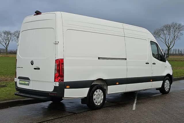 Mercedes-Benz eSprinter (2025) thumbnail 3
