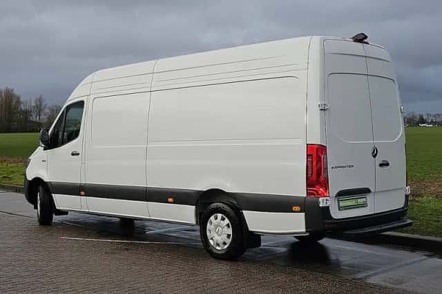 Mercedes-Benz eSprinter (2025) thumbnail 5