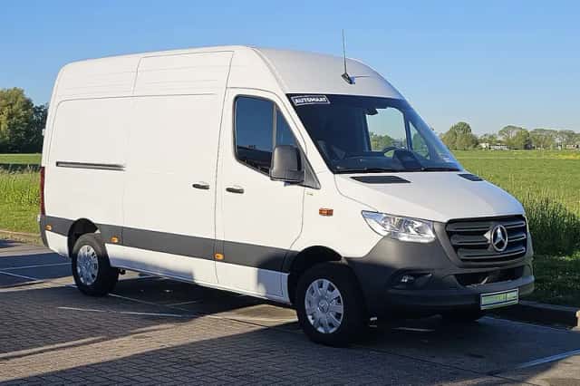 Mercedes-Benz Sprinter (2024) thumbnail 4