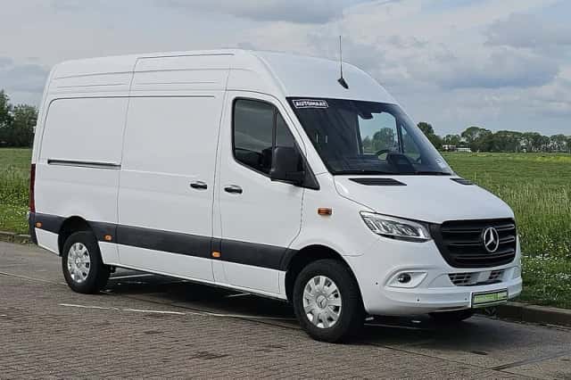 Mercedes-Benz Sprinter (2024) thumbnail 4