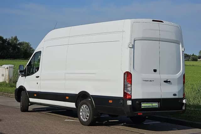 Ford Transit (2024) thumbnail 5