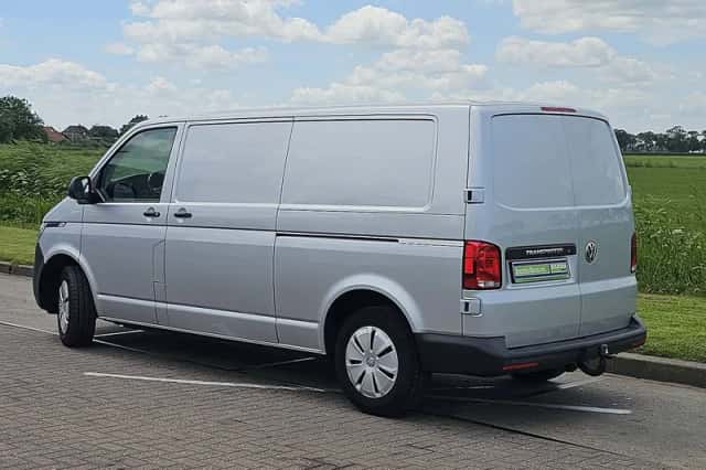 Volkswagen Transporter (2023) thumbnail 5