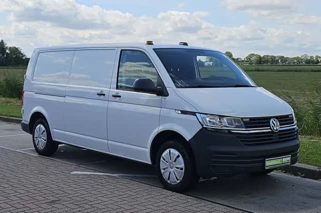 Volkswagen Transporter (2021) thumbnail 4
