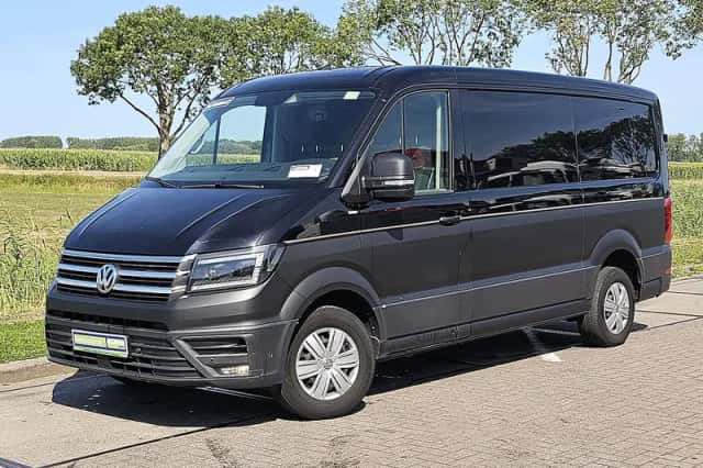 Volkswagen Crafter (2019) thumbnail 2