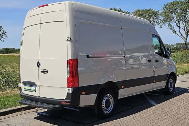 Mercedes-Benz Sprinter (2019) thumbnail 3