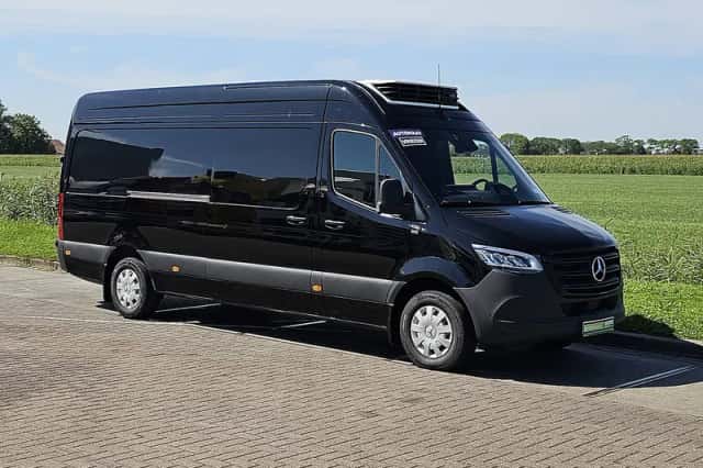 Mercedes-Benz Sprinter (2024) thumbnail 4