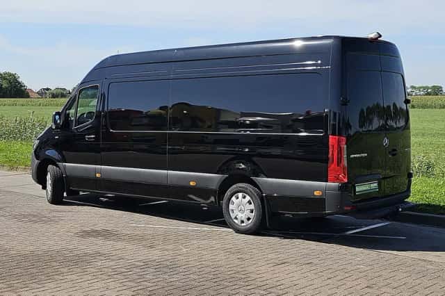 Mercedes-Benz Sprinter (2024) thumbnail 5