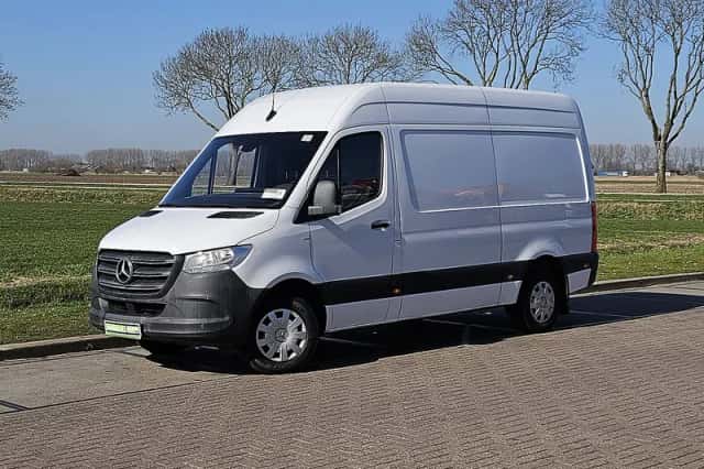 Mercedes-Benz Sprinter (2020) thumbnail 2