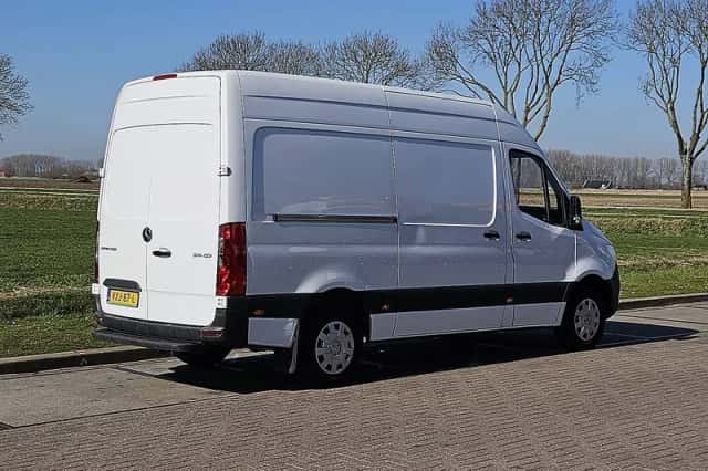 Mercedes-Benz Sprinter (2020) thumbnail 3