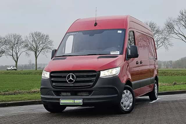 Mercedes-Benz Sprinter (2021) thumbnail 1