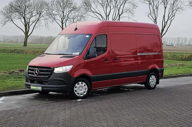 Mercedes-Benz Sprinter (2021) thumbnail 2