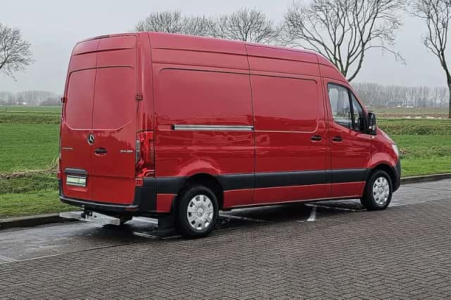 Mercedes-Benz Sprinter (2021) thumbnail 3