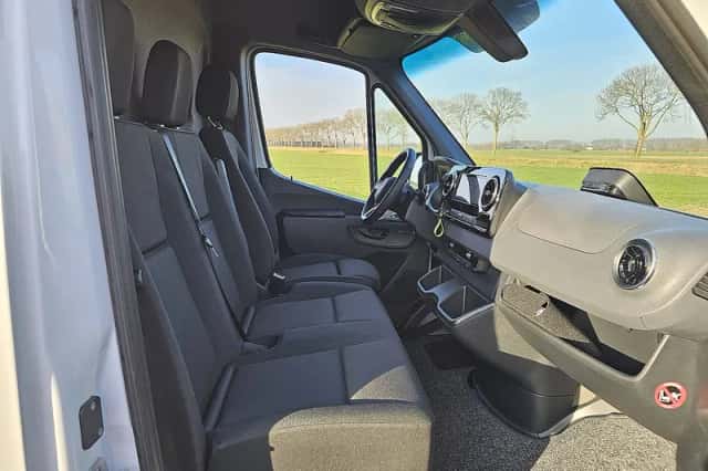Mercedes-Benz eSprinter (2026) thumbnail 6