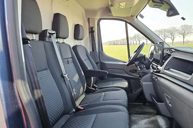 Ford Transit (2024) thumbnail 6