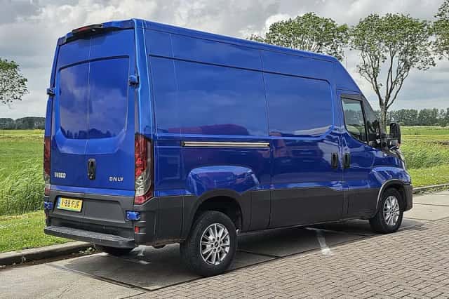 Iveco Daily (2022) thumbnail 3