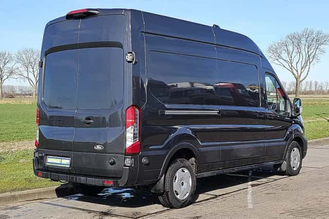 Ford Transit (2024) thumbnail 3