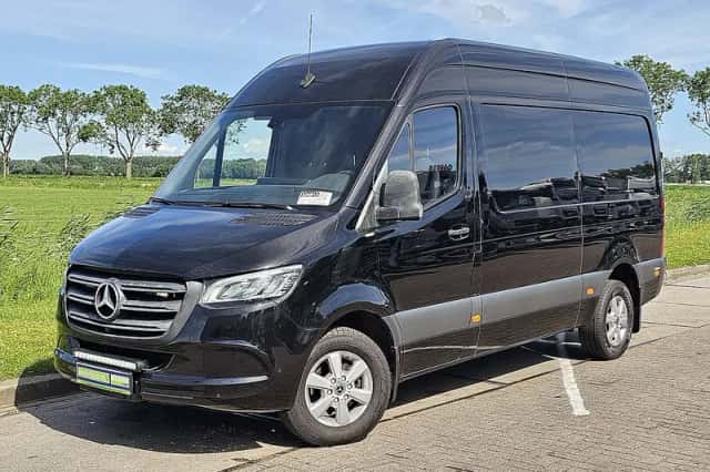 Mercedes-Benz Sprinter (2018) thumbnail 2
