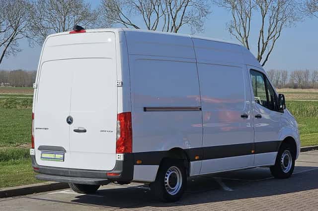 Mercedes-Benz Sprinter (2021) thumbnail 3