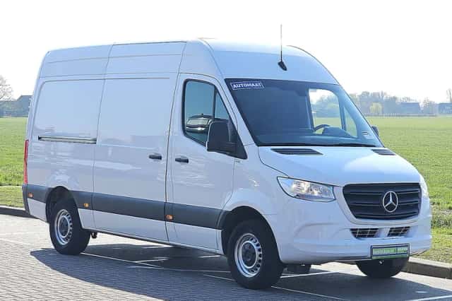 Mercedes-Benz Sprinter (2021) thumbnail 4