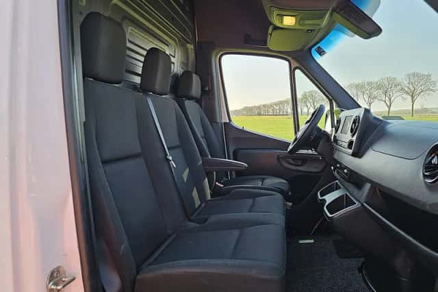 Mercedes-Benz Sprinter (2021) thumbnail 6
