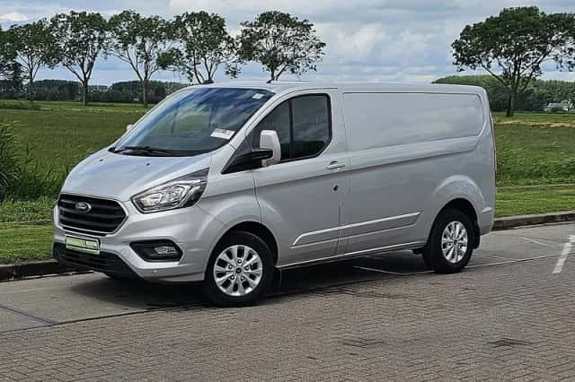 Ford Transit (2023) thumbnail 2