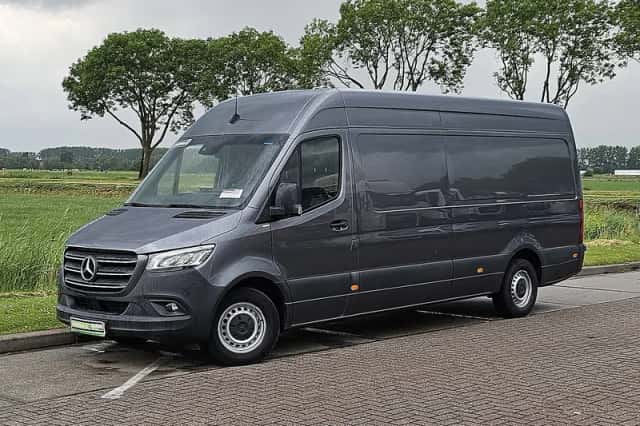 Mercedes-Benz Sprinter (2020) thumbnail 2