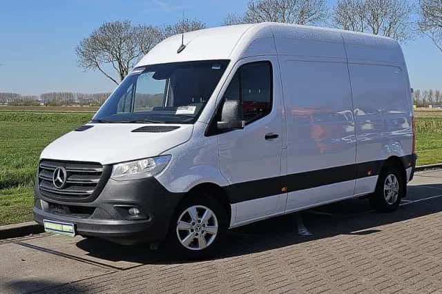Mercedes-Benz Sprinter (2021) thumbnail 2