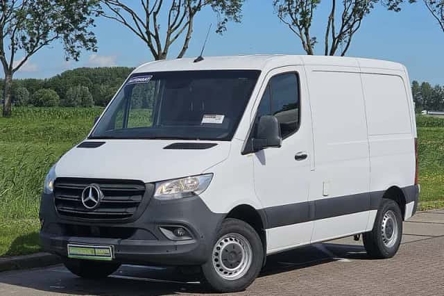 Mercedes-Benz Sprinter (2021) thumbnail 2