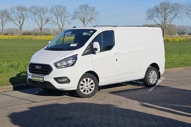Ford Transit (2022) thumbnail 2