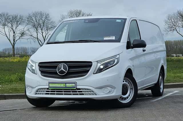Mercedes-Benz Vito (2022) thumbnail 1