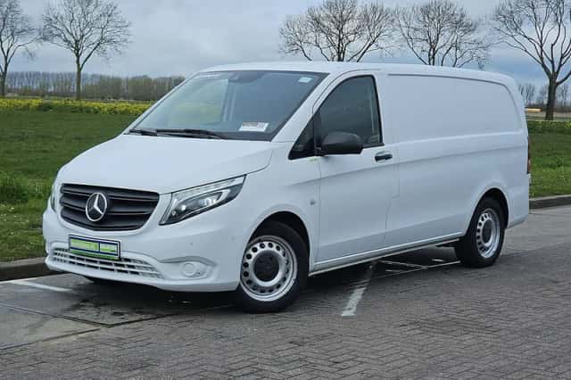 Mercedes-Benz Vito (2022) thumbnail 2