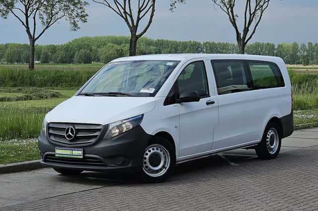 Mercedes-Benz Vito (2020) thumbnail 2