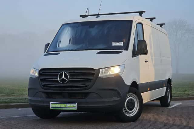 Mercedes-Benz Sprinter (2021) thumbnail 1