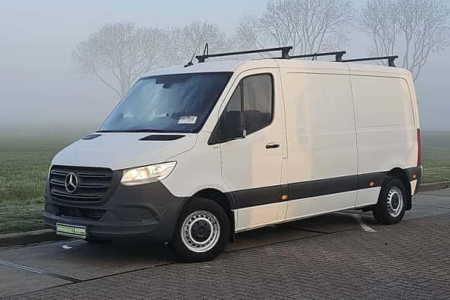 Mercedes-Benz Sprinter (2021) thumbnail 2