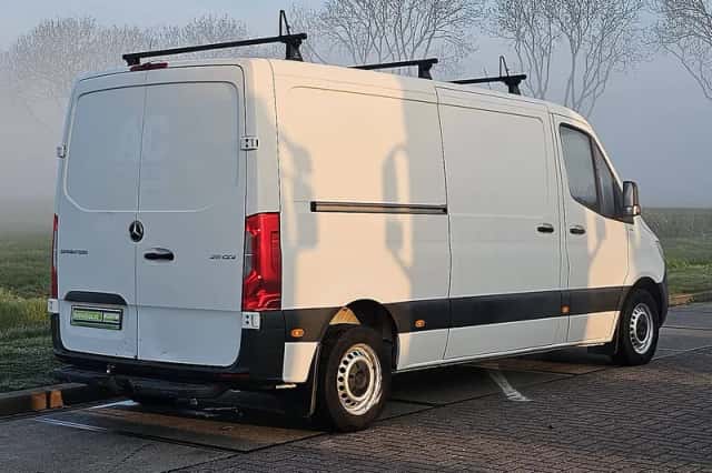 Mercedes-Benz Sprinter (2021) thumbnail 3