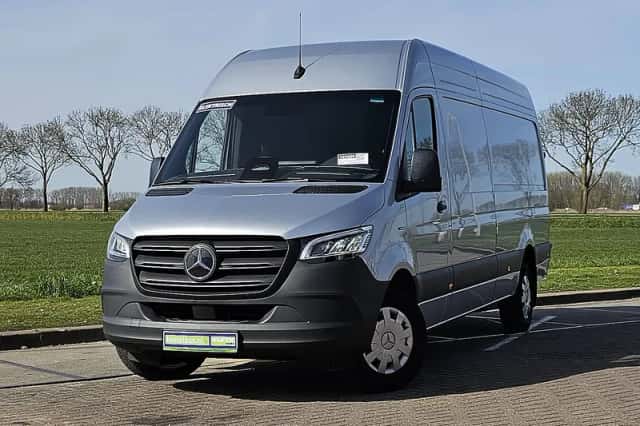 Mercedes-Benz eSprinter (2024) thumbnail 1