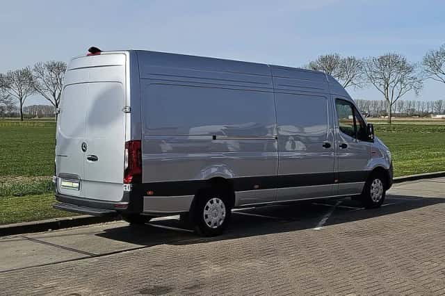 Mercedes-Benz eSprinter (2024) thumbnail 3