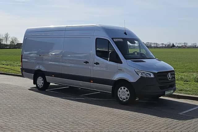 Mercedes-Benz eSprinter (2024) thumbnail 4