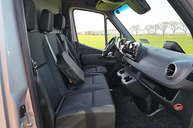 Mercedes-Benz eSprinter (2024) thumbnail 6