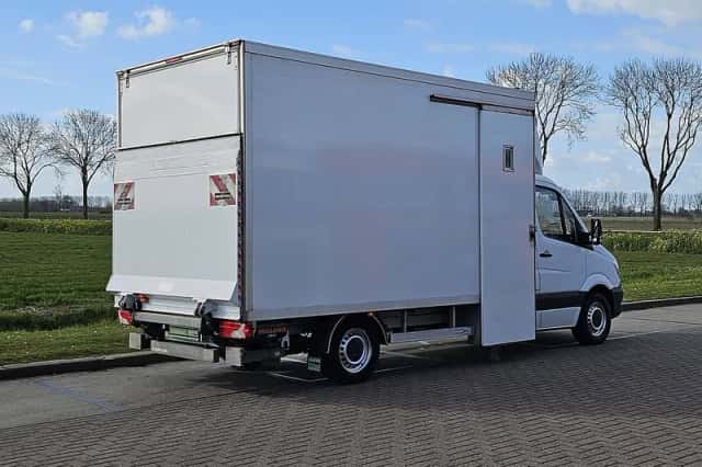 Mercedes-Benz Sprinter (2016) thumbnail 3