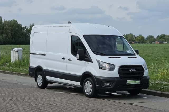 Ford Transit (2023) thumbnail 4
