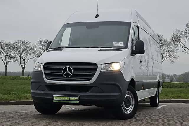 Mercedes-Benz Sprinter (2019) thumbnail 1