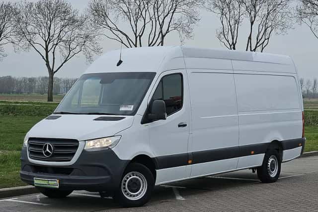 Mercedes-Benz Sprinter (2019) thumbnail 2