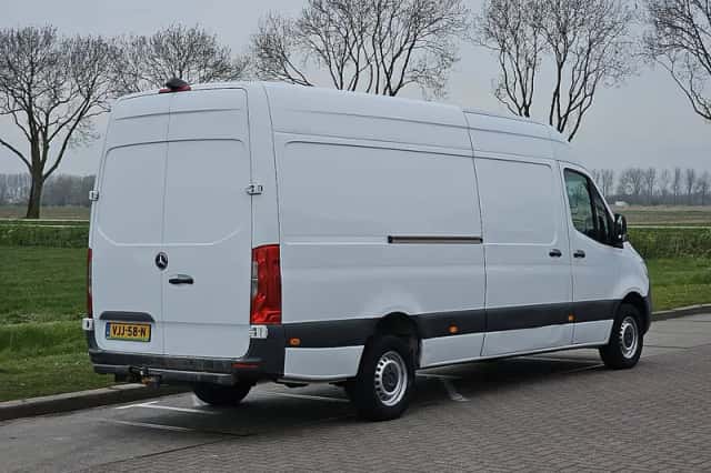 Mercedes-Benz Sprinter (2019) thumbnail 3