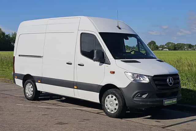 Mercedes-Benz Sprinter (2024) thumbnail 4