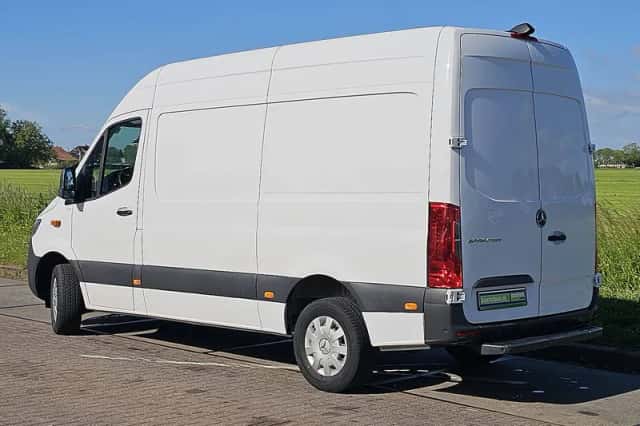 Mercedes-Benz Sprinter (2024) thumbnail 5