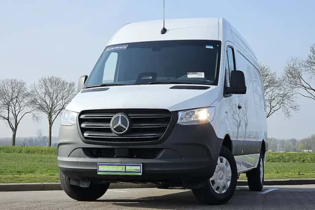 Mercedes-Benz eSprinter (2024) thumbnail 1