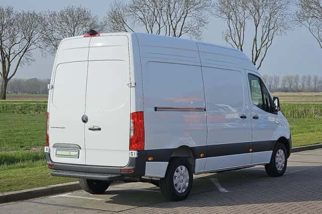 Mercedes-Benz eSprinter (2024) thumbnail 3