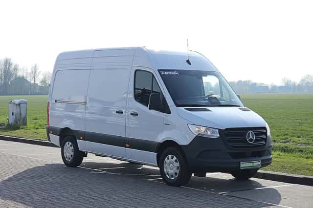 Mercedes-Benz eSprinter (2024) thumbnail 4